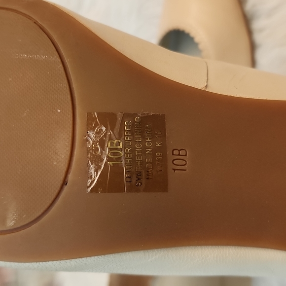 Lauren Ralph Lauren Scalloped Edge Shoes, Size 10B - Picture 9 of 9